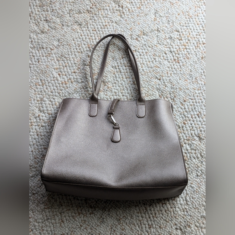 Pebbled tote bag